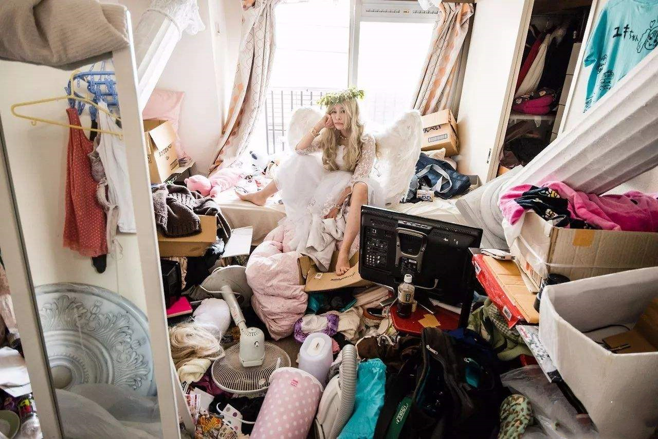 为何日本的结婚率不高?看看"宅女"们的房间后,可能你就知道了