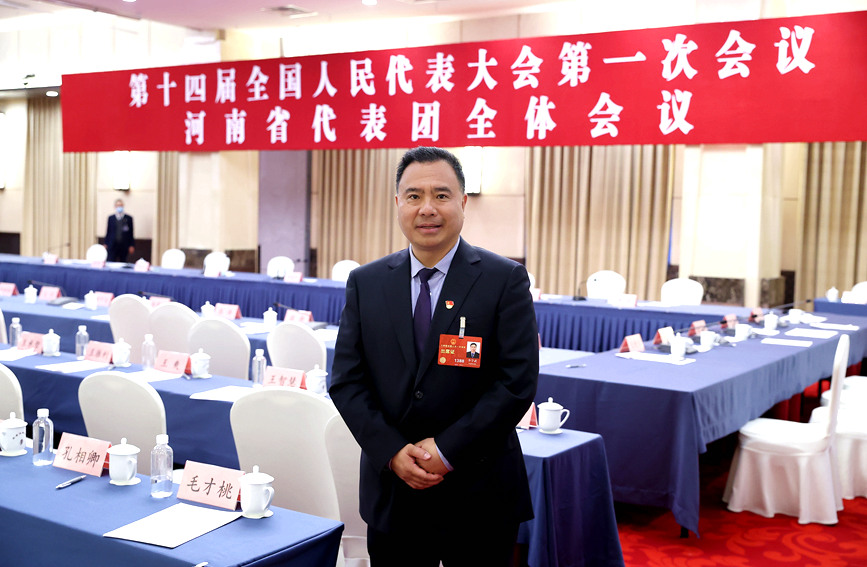 李学武代表:支持打造"专技河南" 推动人口红利向人才红利转变