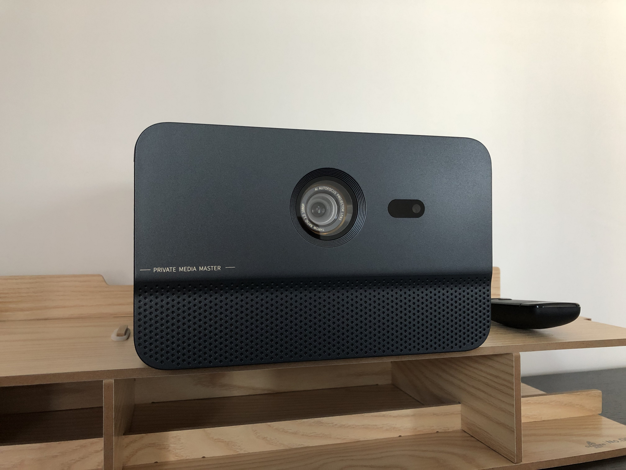 mtk超级芯片造就"王炸"巨幕 长虹q3家用投影仪评测