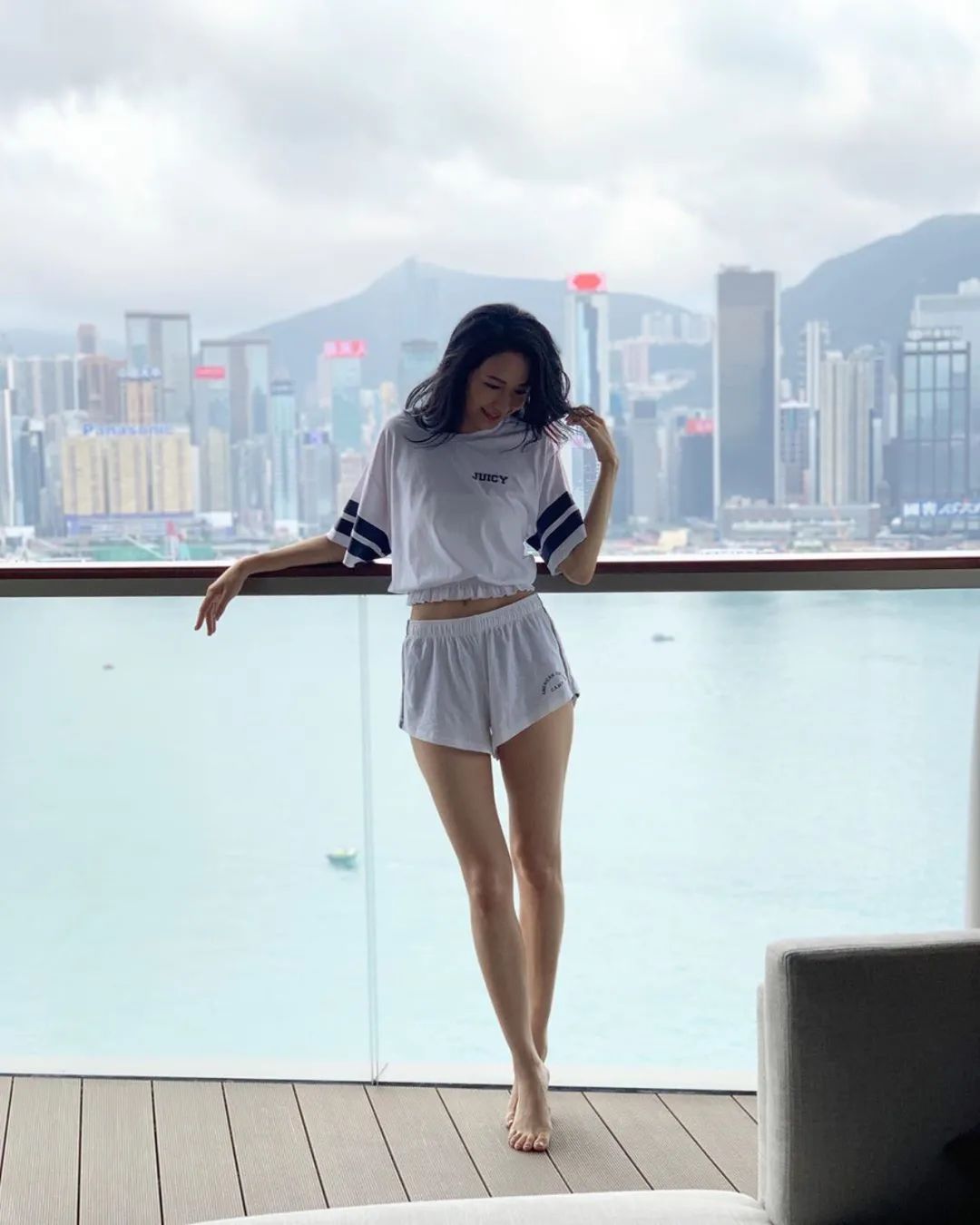 《反黑路人甲》汤怡凭角色成功入屋,晒新照轻露马甲线