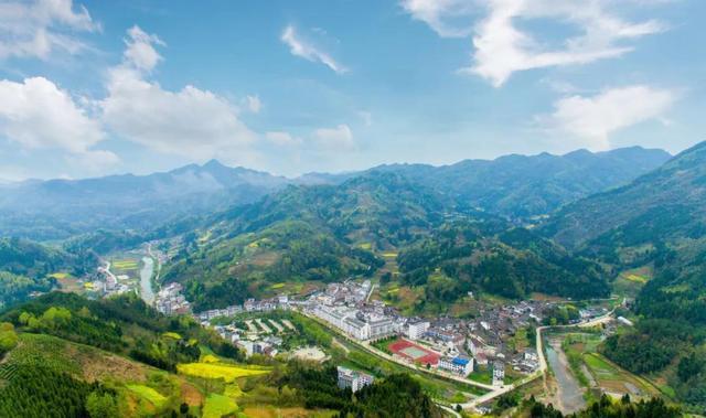 陕西石泉熨斗镇:突出乡土特色创建美丽乡村