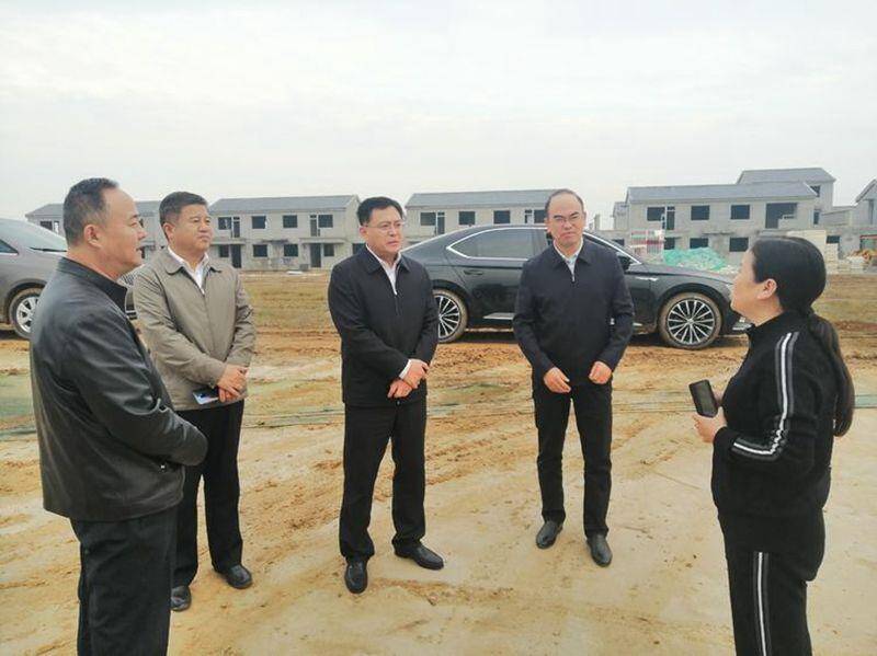 孙迁国到菏泽市东明县菜园集镇督导脱贫攻坚及黄河滩区居民迁建工作