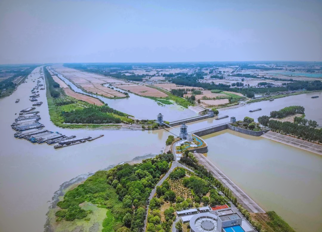 置身于宿迁运河湾半岛公园,仿佛拥抱了运河的温柔与力量