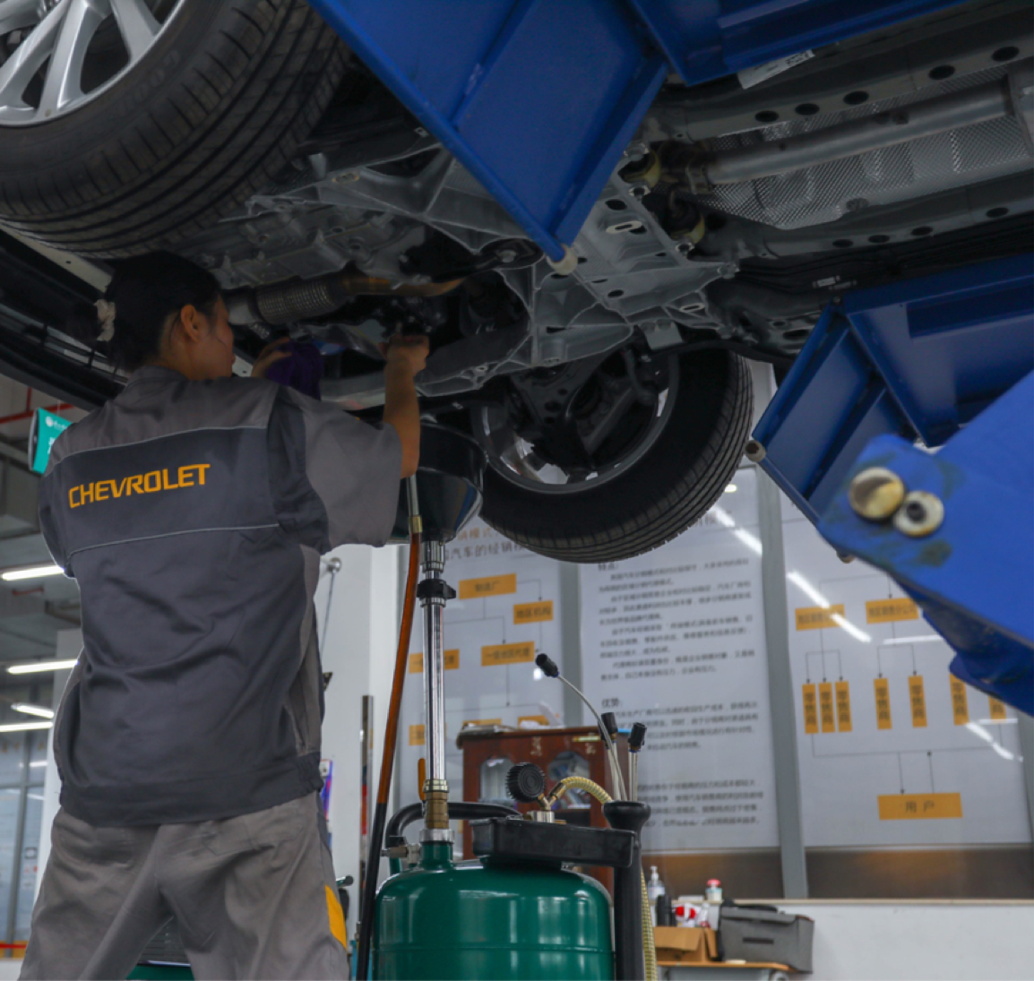 17岁"汽修女孩"古慧晶:职校不是混日子,我的人生我做主