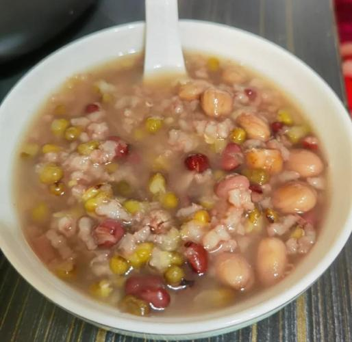 夏季消暑佳品:绿豆花生大米浆的制作与保养