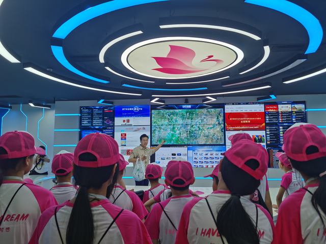 小眼睛,看世界!济宁广播电视台迎来"小客人"