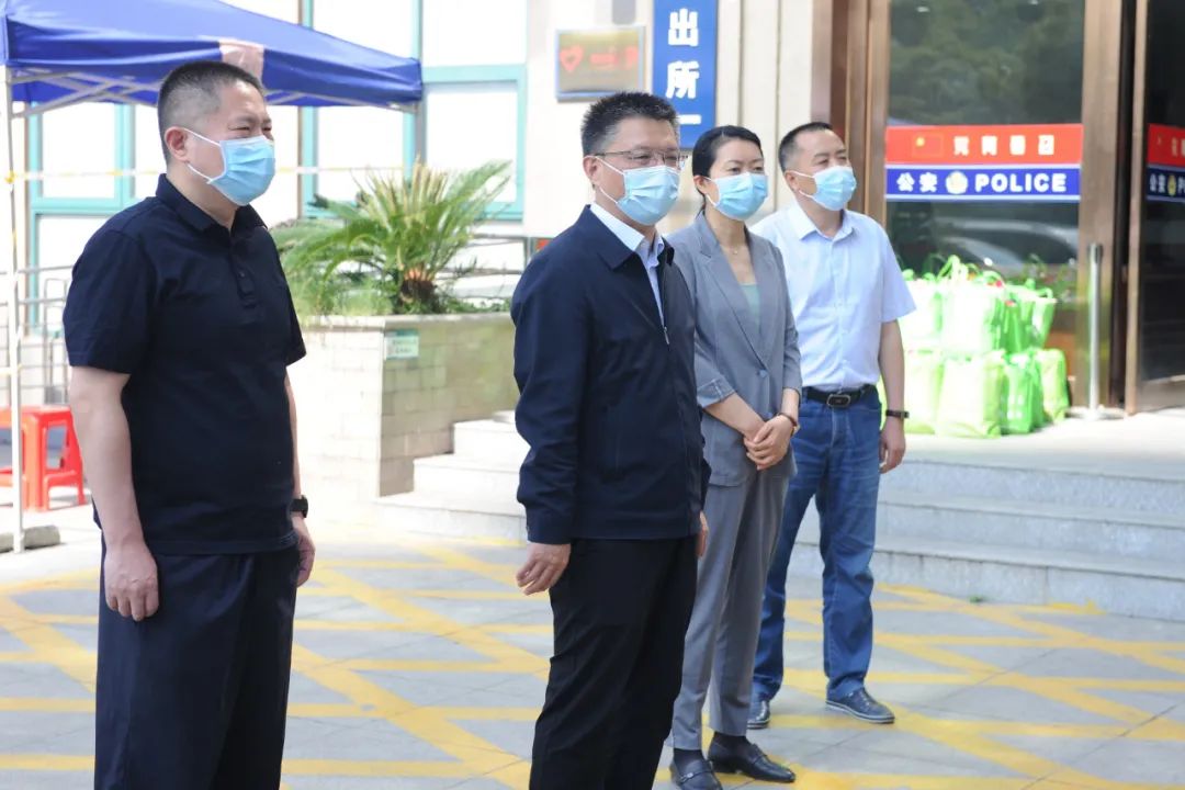 在非常之期 尽非常之功 陆勤山督导疫情防控工作 慰问一线防疫人员