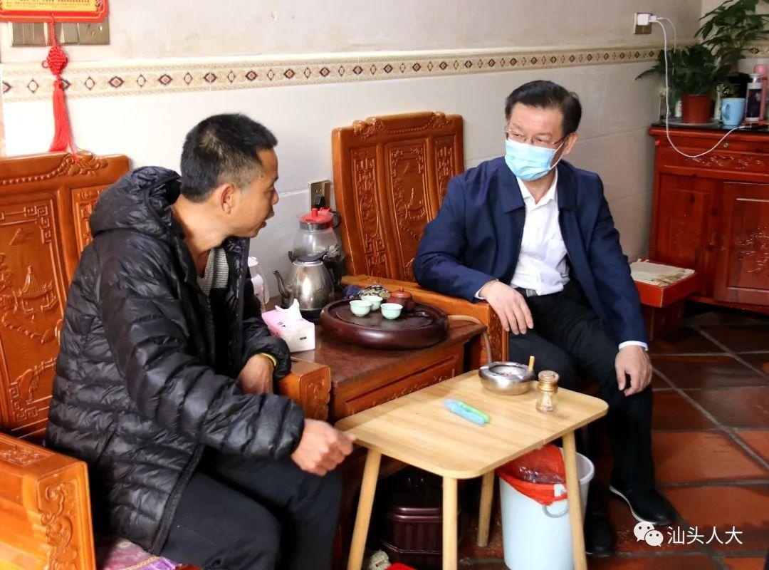 吴启煌同志带队赴南埔村开展慰问并进行调研