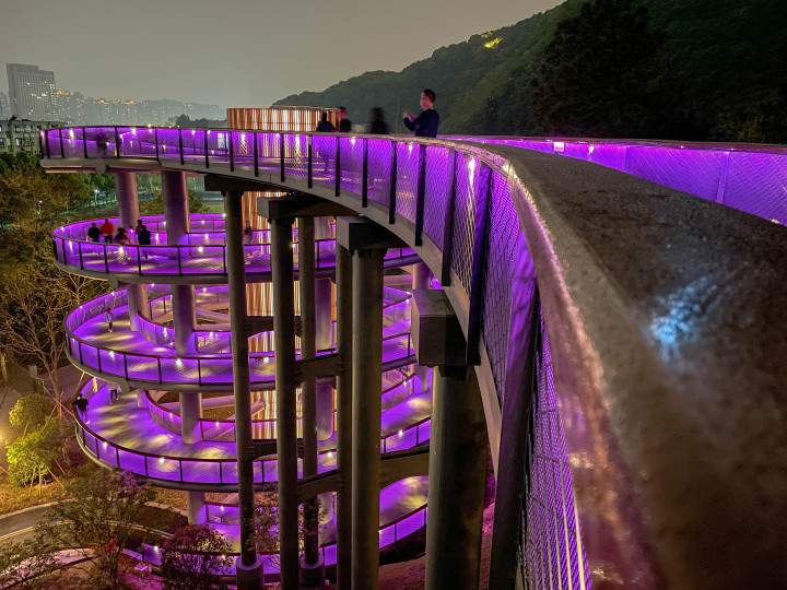 杭州临平山360度旋转绿道惊艳亮相