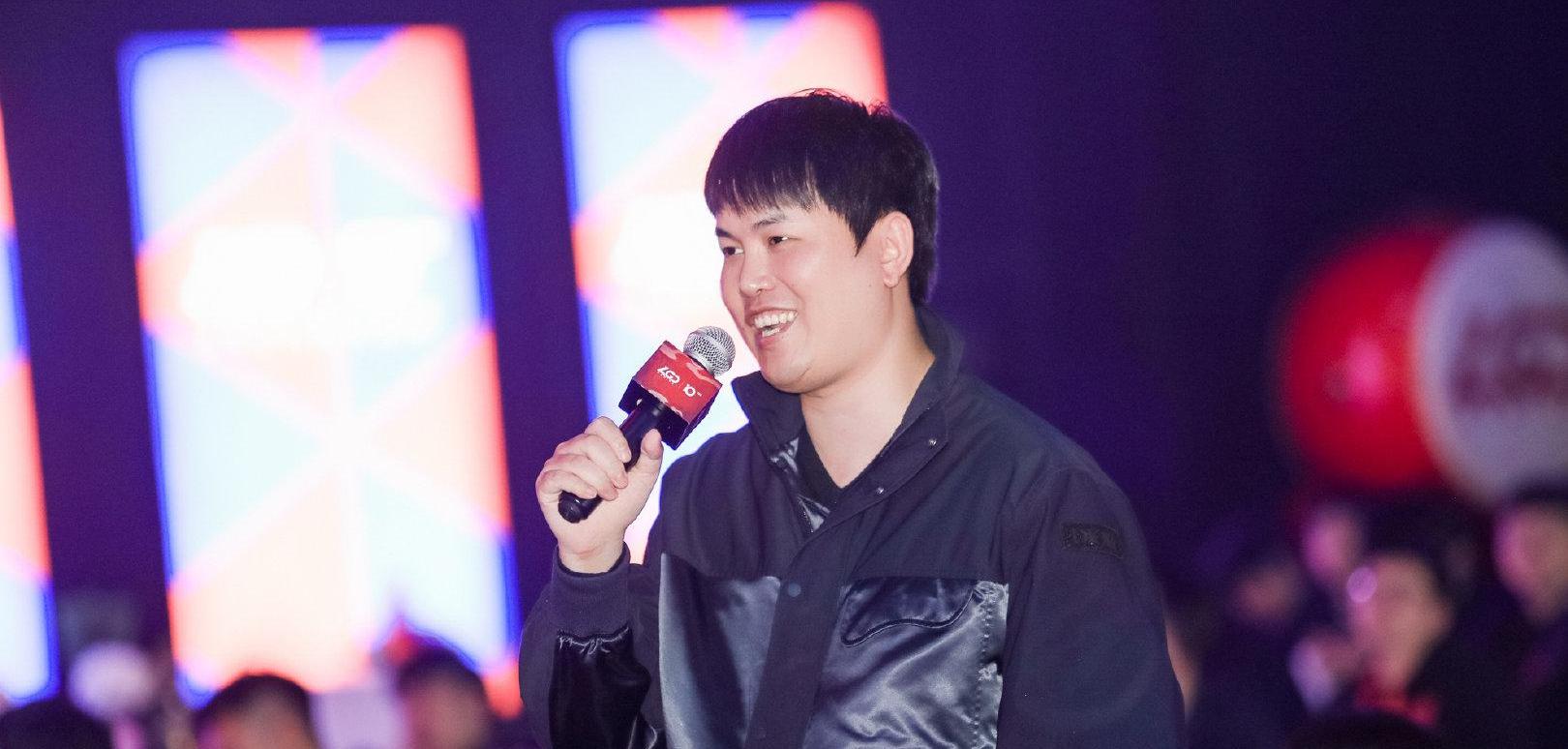 dota2:骑动感单车,12点准时下播,峰哥重新开启了健康生活