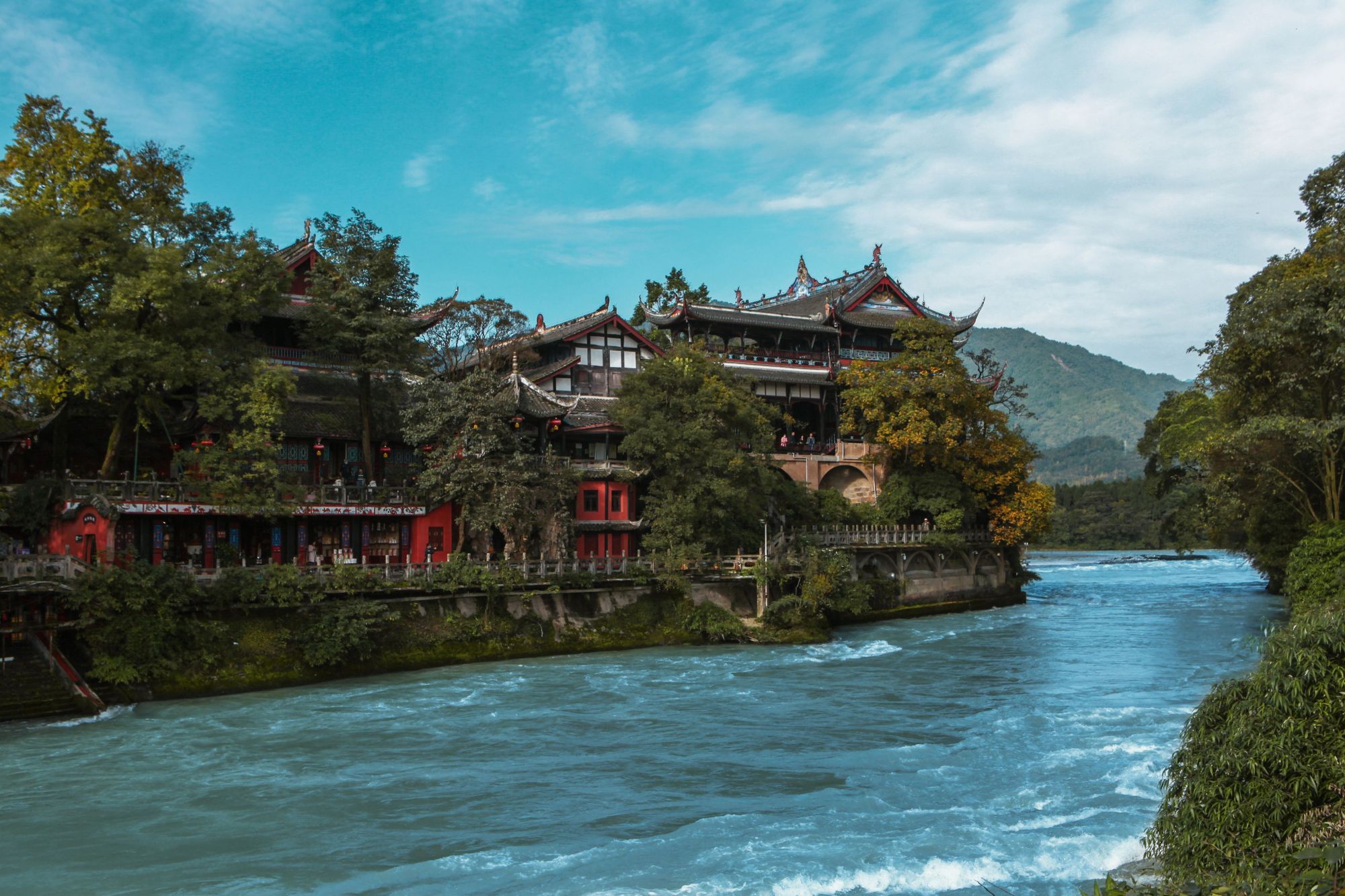 青城山——都江堰景区今年端午更圈粉 传统端午节,巴适得板!