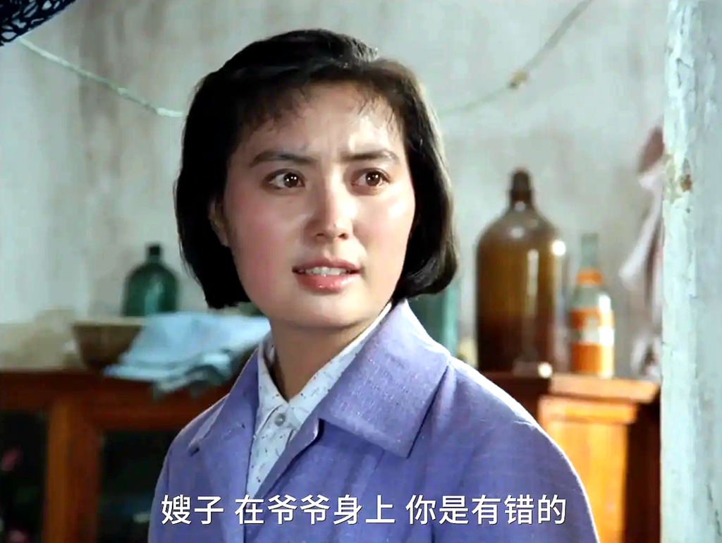 难忘81年喜剧电影《喜盈门》,轻松明快百看不厌,演员导演今昔照