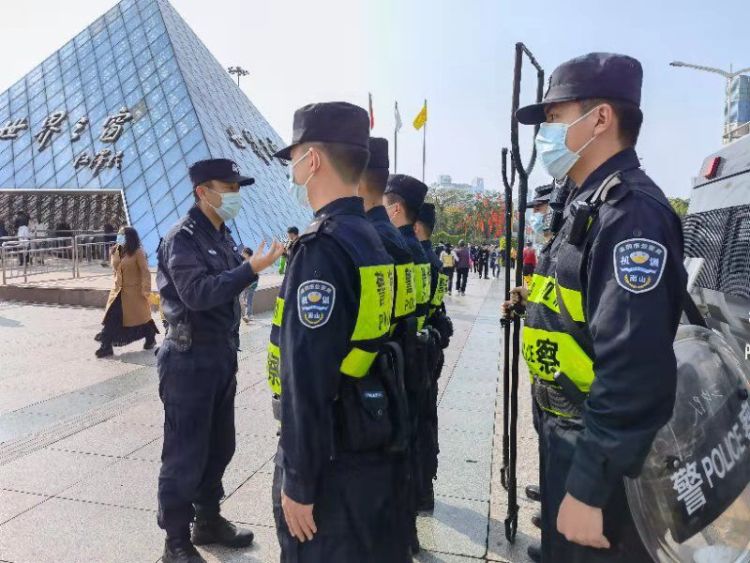 深圳巡防制服图片