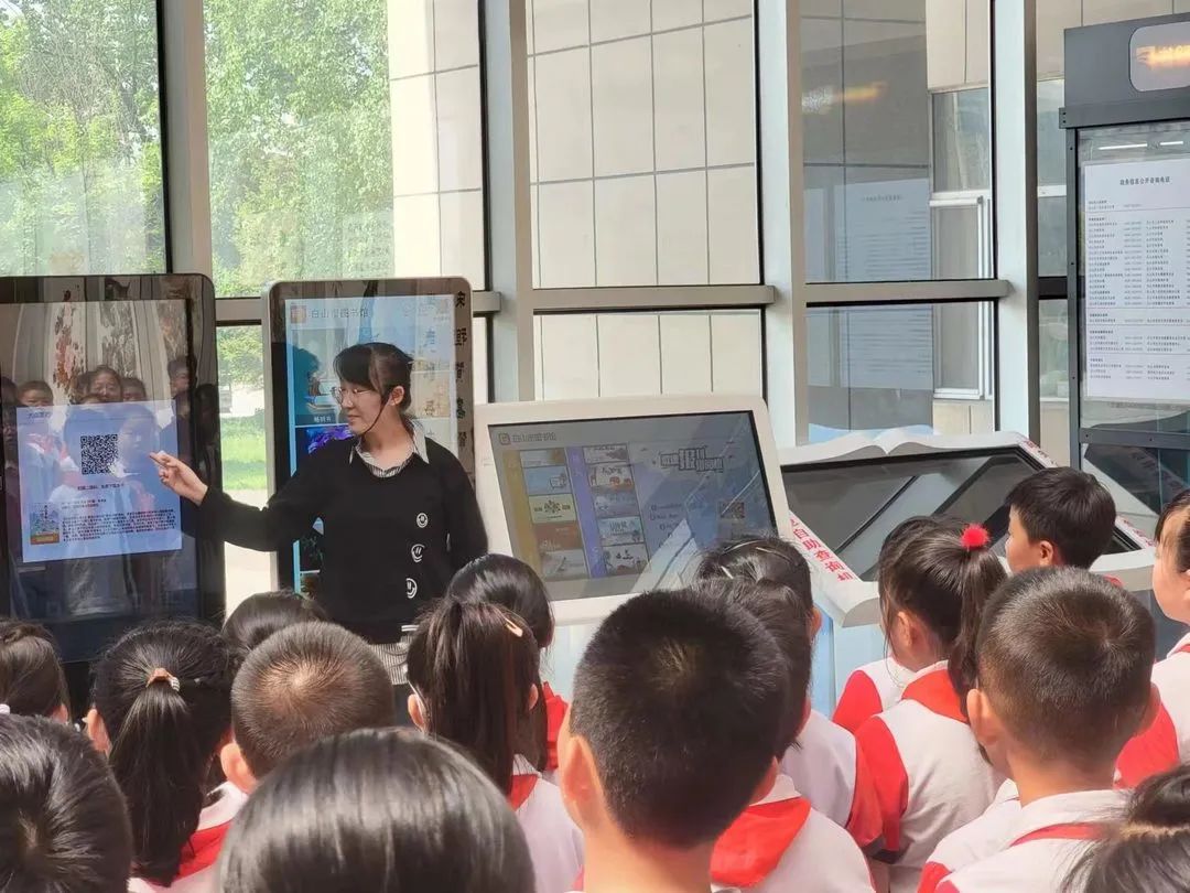 白山市图书馆携手市外国语学校开展多元化沉浸式研学阅读活动