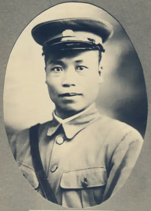 作为桂系第三人黄绍竑,为何在李宗仁窘迫时选择离开,投靠老蒋?