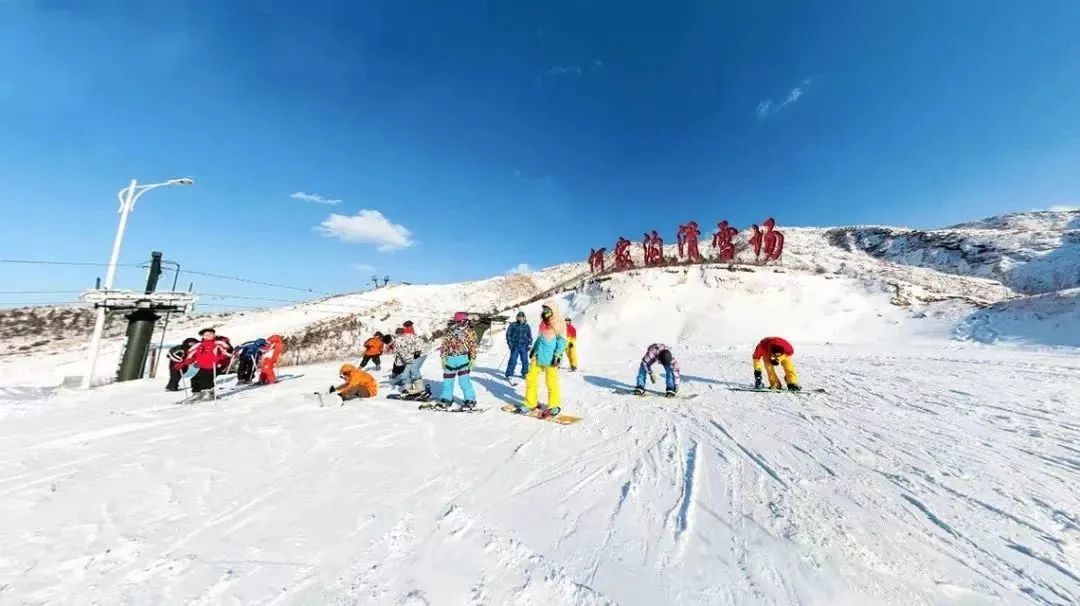 辽宁省朝阳市滑雪场图片