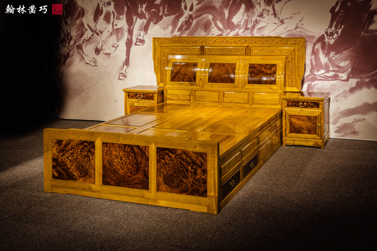 私人定制的金丝楠木大床