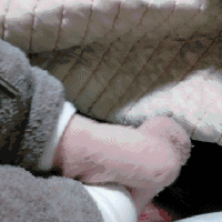 为什么宝宝不爱穿鞋?光脚vs鞋袜,宝宝vs妈妈!