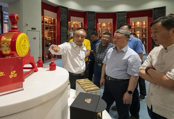 郑东涛主任赴亳州调研贸促工作助力当地支柱产业发展