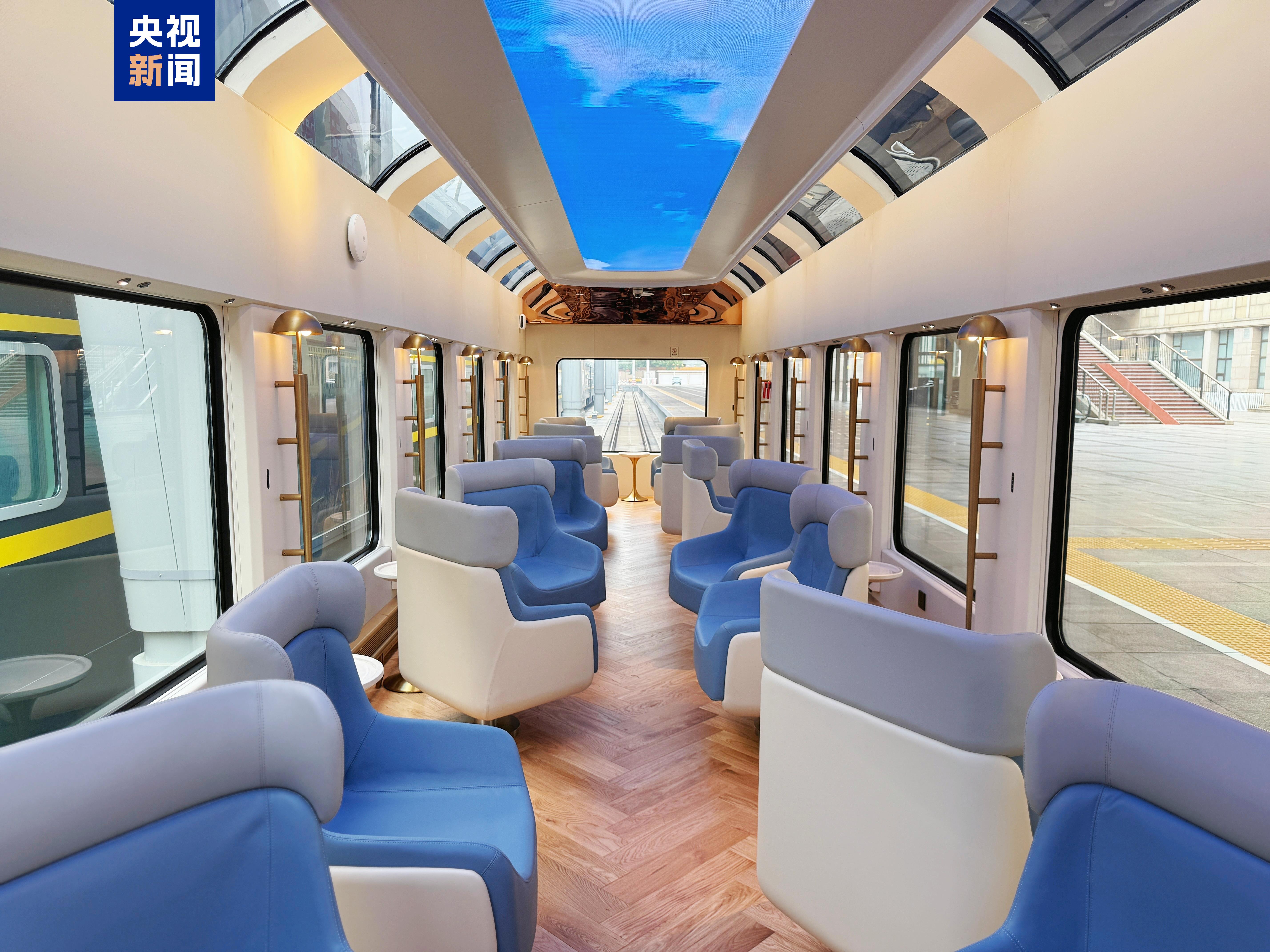 京津冀首列观光旅游列车今天发车,车厢内部啥样?