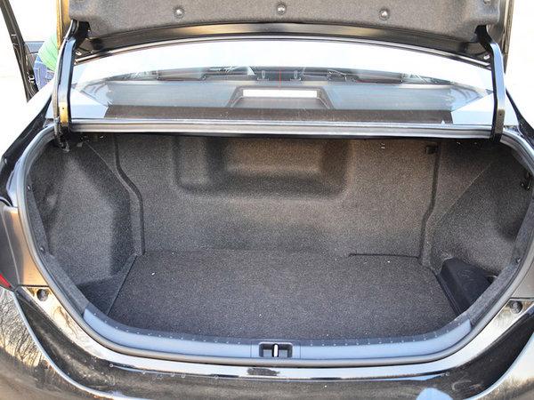 雷凌后备箱怎么开