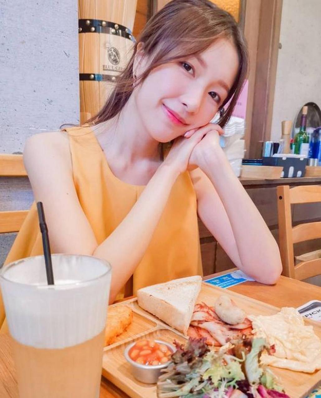 与娱乐圈没有了太多的牵联,2005年一起出道的闺蜜林凯恩在tvb之中发展