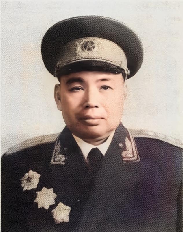 1985年,孙穗英想进许世友家参观,警卫员用妙招"骗"许世友出门