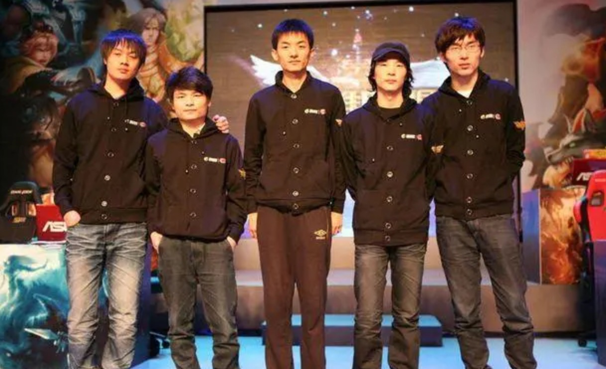 dota2:longdd在b站直播首秀涨粉10万,dc老师一哥地位不保了