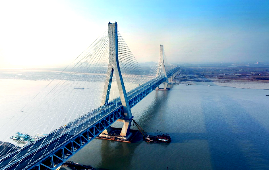 武汉天兴洲长江大桥:创新与作用的完美结合