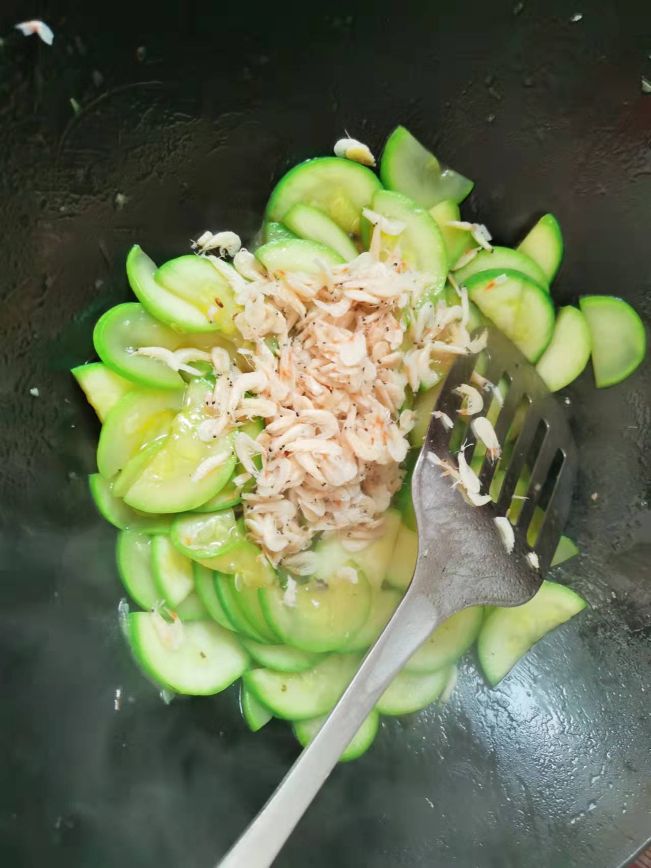 神兽放假吃饭不用愁,西葫芦炒虾皮一定要试试,鲜香美味,还补钙