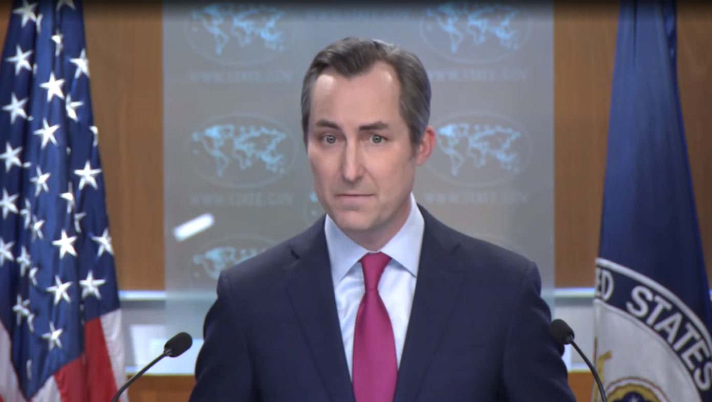 马克龙称"不排除西方派兵"引发轩然大波,美国白宫国务院军方统一口径