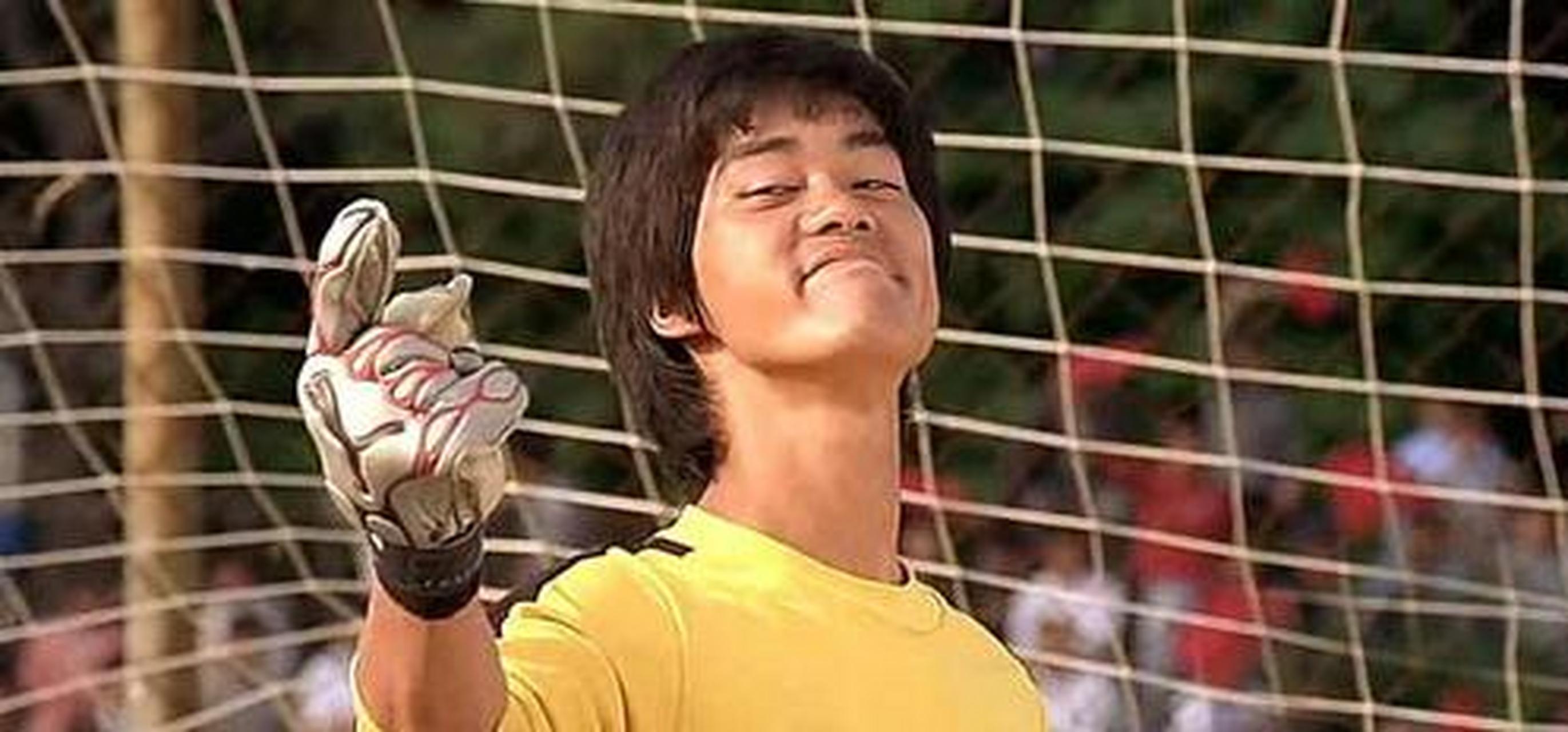 2000年,周星驰筹拍《少林足球》,他拿出100万邀请谢贤来出演反派老大