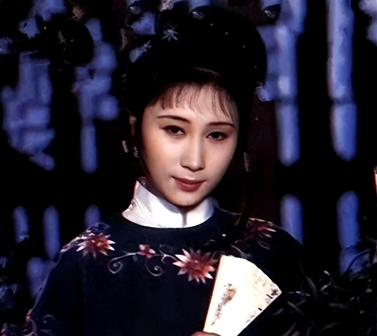 "牧羊女"丁岚的悲哀:自毁前程弃国籍,离婚30年后她后悔了吗