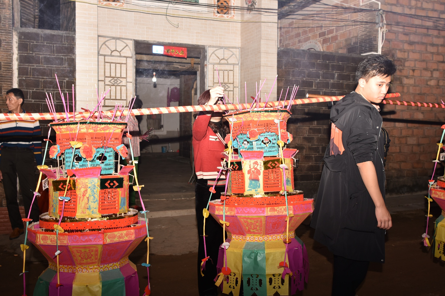 文昌特色民俗元宵"送花灯" 寄托美好心愿