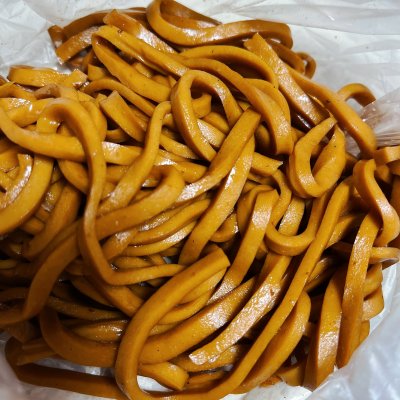 韭菜胡萝卜卤香豆腐丝(这样搭配好吃)