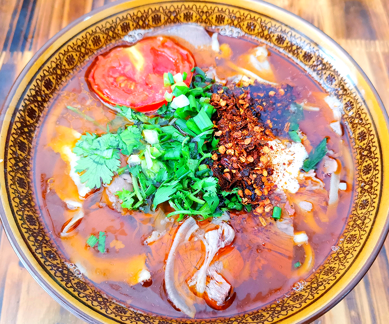 思南羊肉粉:美食中的豪爽与热情