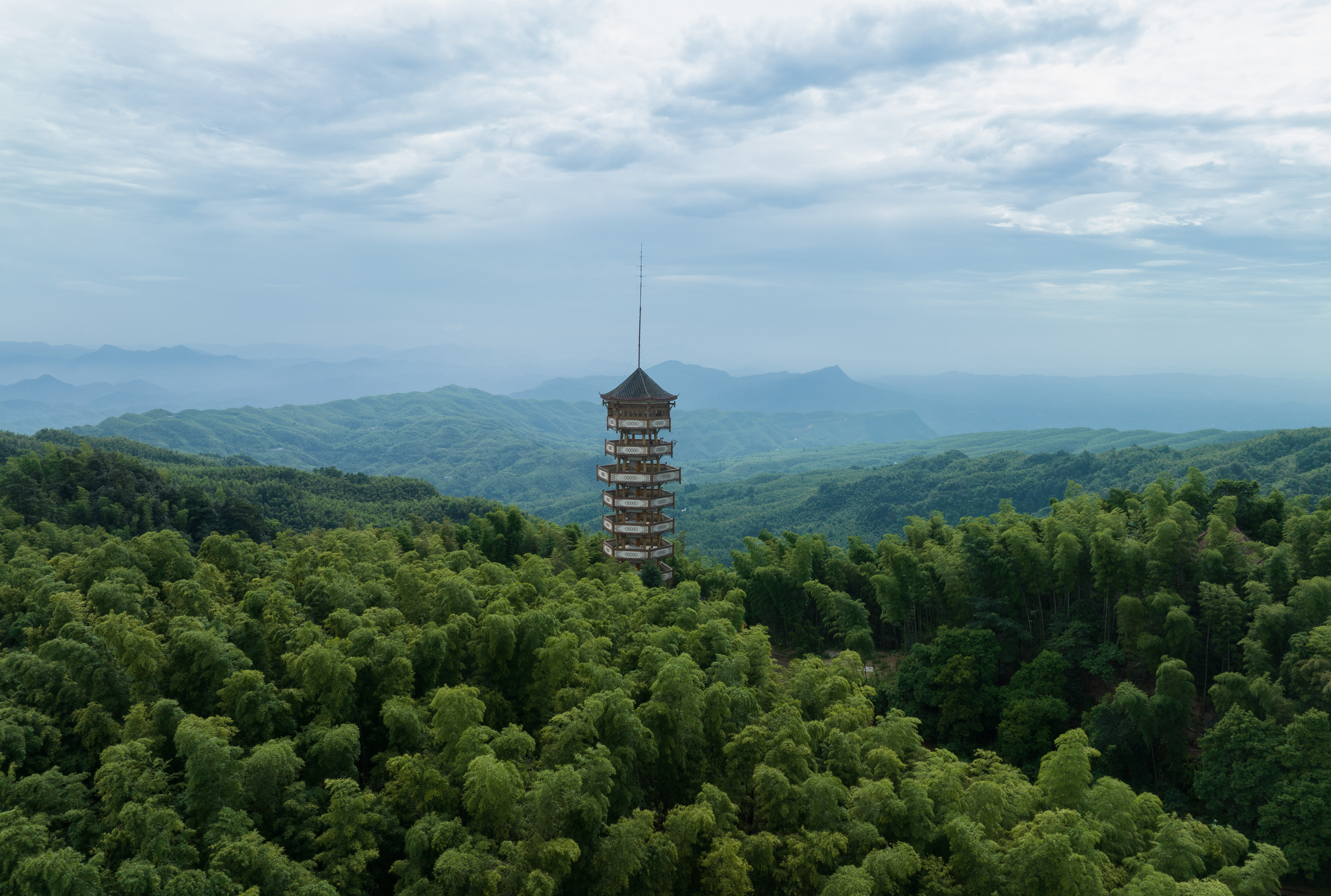 (新时代中国调研行·长江篇)"绿动"宜宾:万里长江第一城(2)