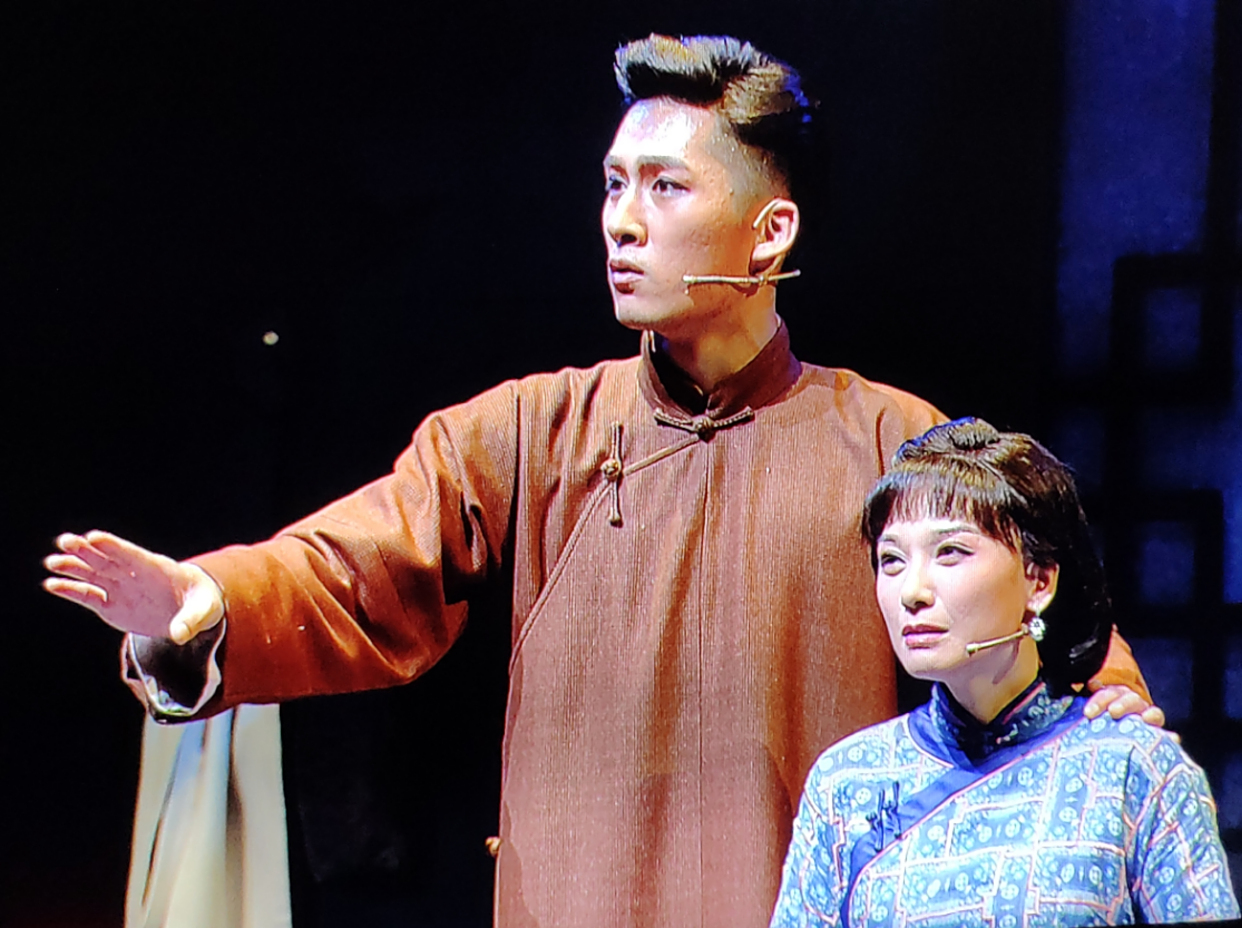 一场浴火重生的洗礼——评姚剧现代戏《童小姐的战场》