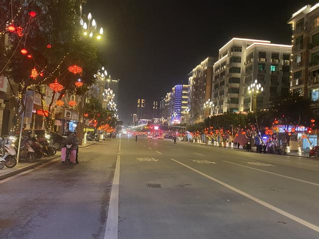 迎春灯饰点"靓"魅力开江