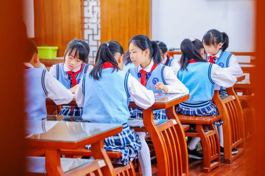 印象同济黄渡小学:刻画世间万物,摹写文化之魂