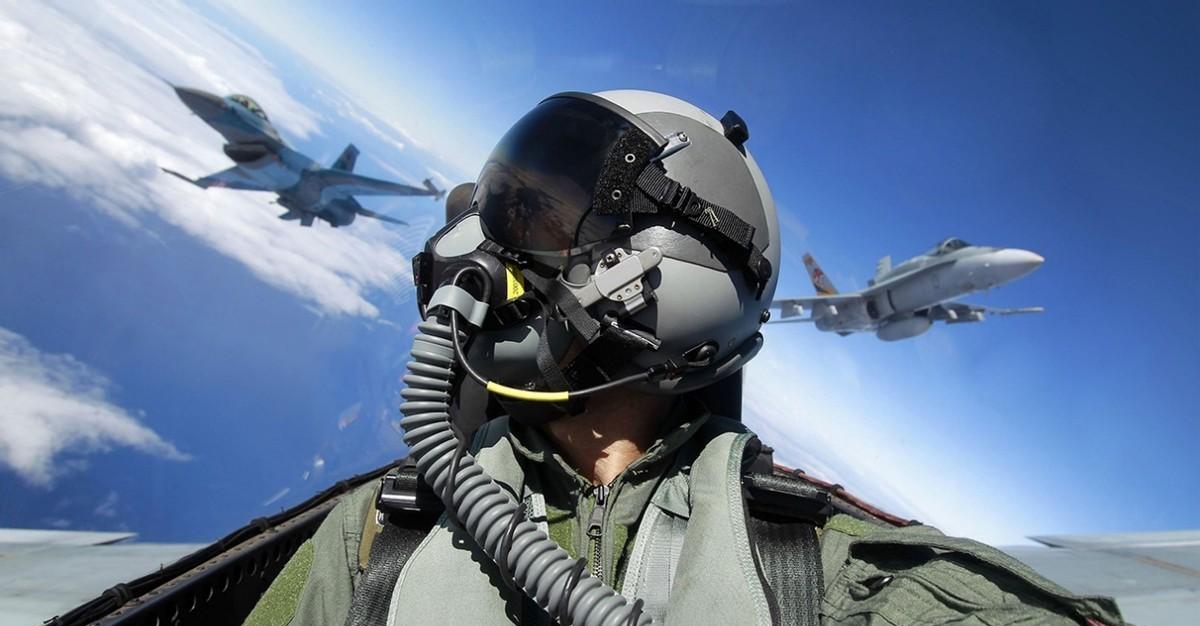 美军飞行员薪资激增!最高60万美元!