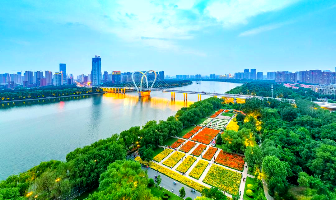 沈阳浑河:一幅多彩的画卷展现城市风貌