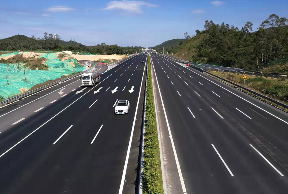 高速公路连续驾驶10个小时,时速保持120公里,对车子有何影响?