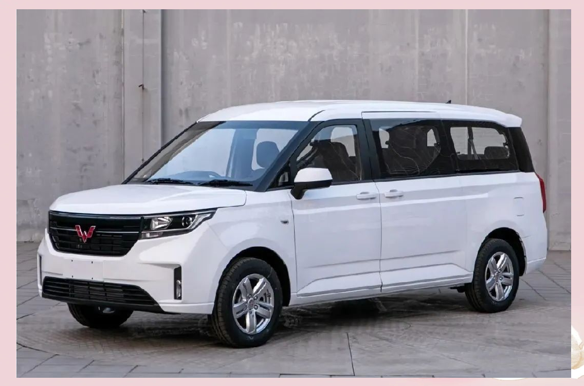 三胎时代,五菱9座车亮相,9座布局满足全家出行
