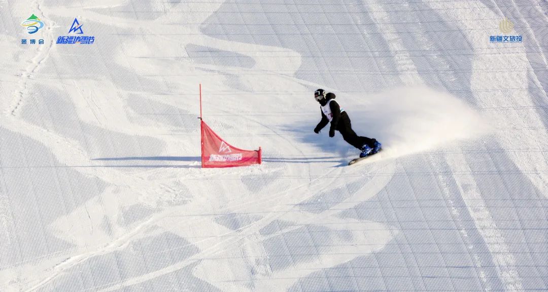 滑行技術作為2022年北京冬奧會體育項目之一單板滑雪平行大回轉比賽