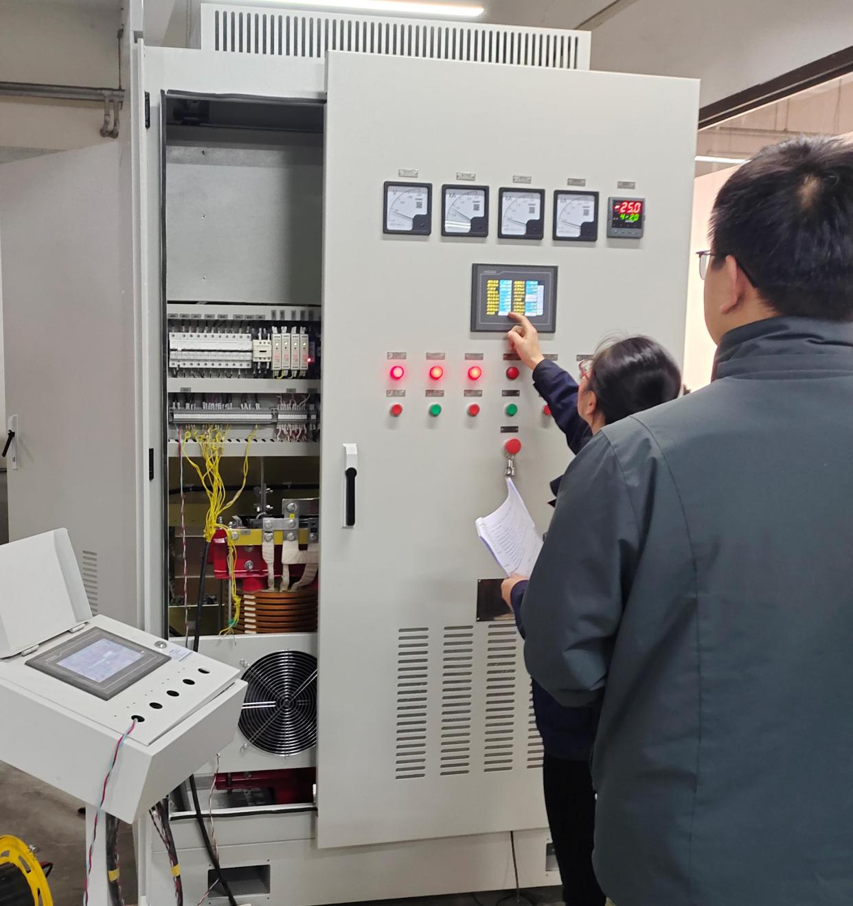 电解水制氢整流柜厂内验收|保定市红日电气