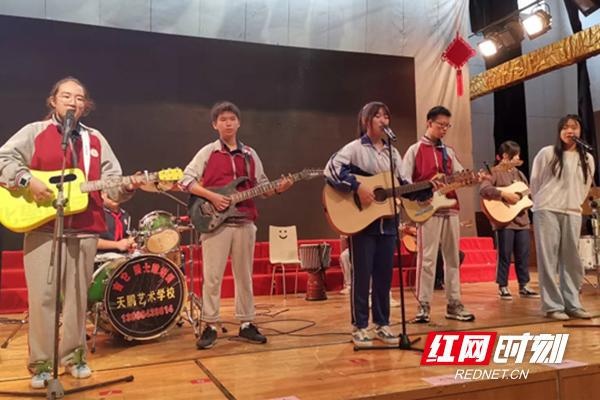 淞南中学举办社团展示暨第七届吉他文化节