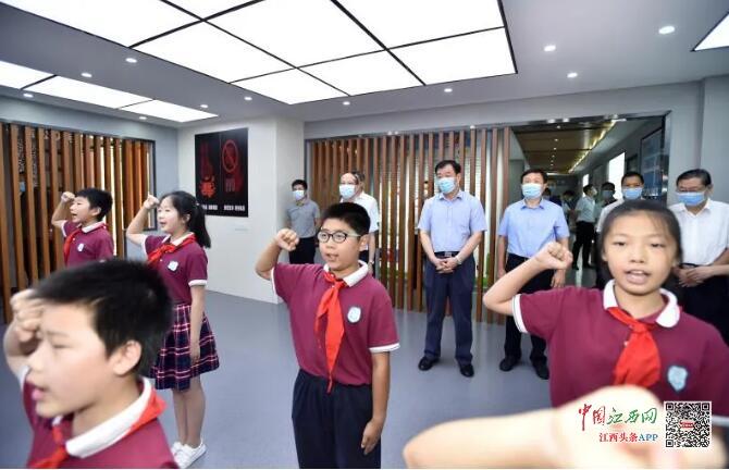 刘奇书记来到基层看望慰问一线禁毒民警,调研推进全省禁毒工作