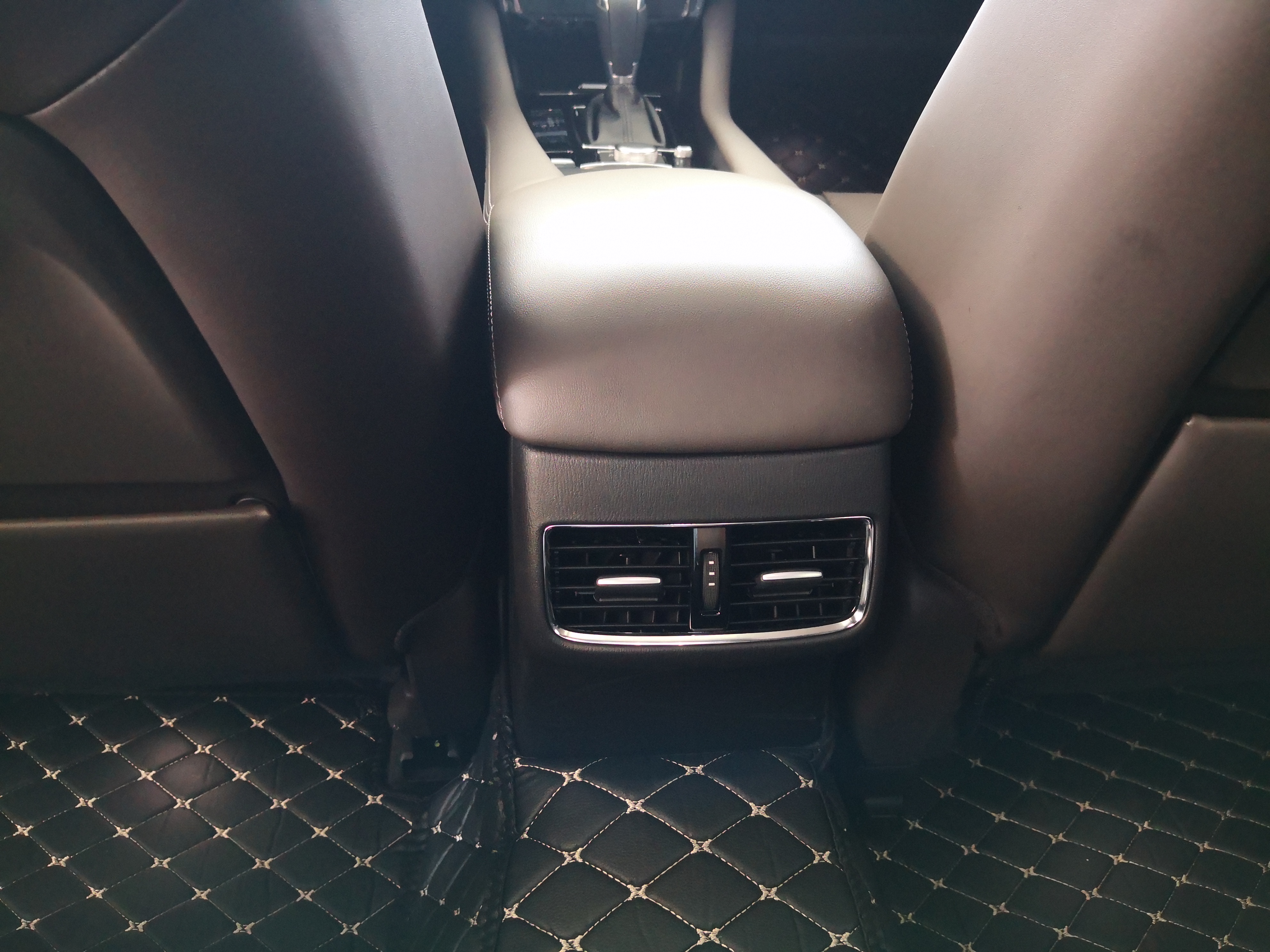 怎么关闭后排出风口