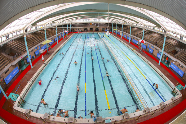 视频|修缮一新的江湾体育中心游泳馆 与泳客再续前缘